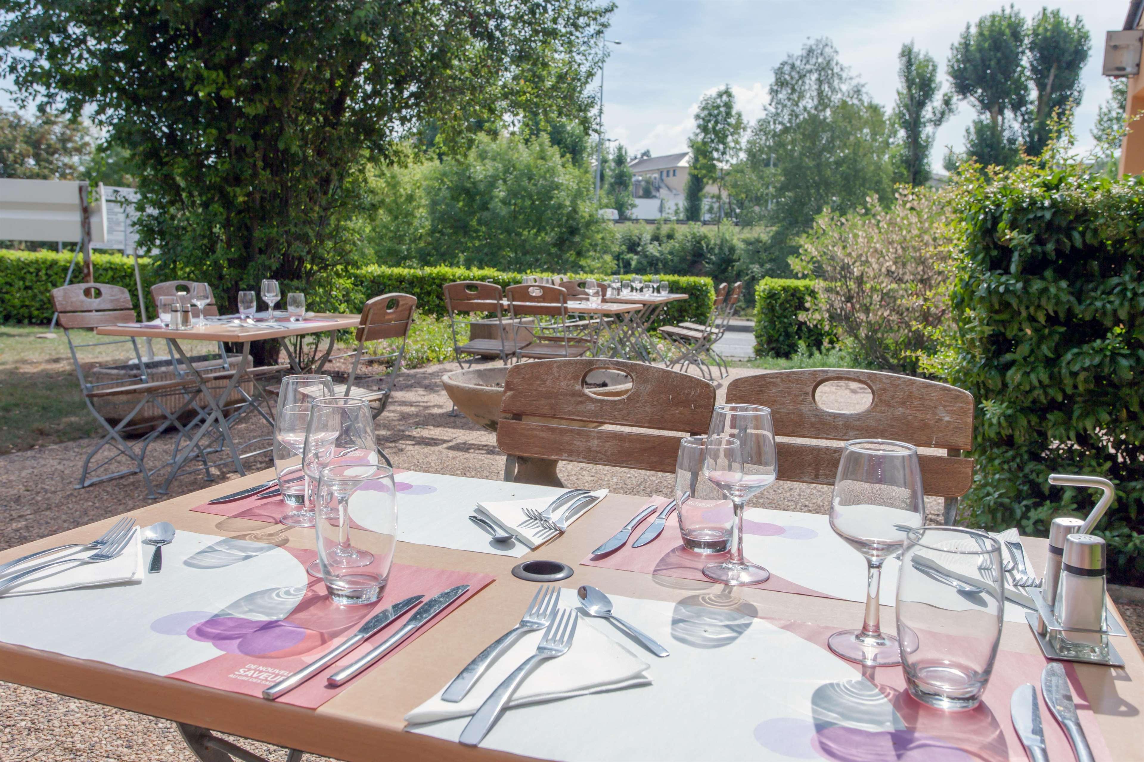 Campanile Rodez Hotel Bagian luar foto